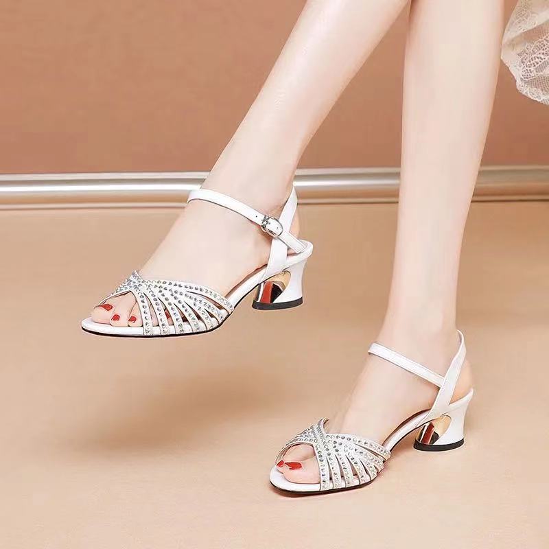 Rhinestone Word Strap Sandals Women Low Heel Toe Patent Leather Fashion Shoes